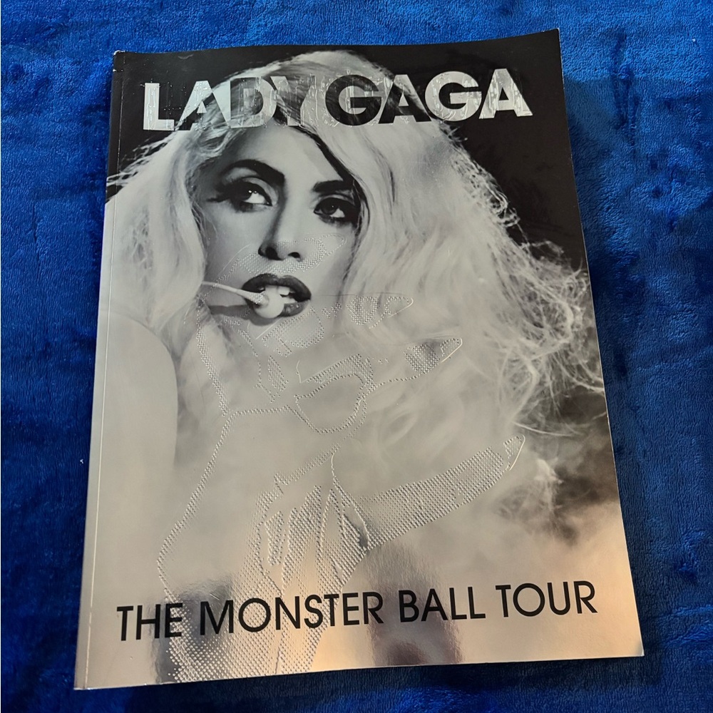 Lady Gaga The Monster Ball Tour Book - Black and White